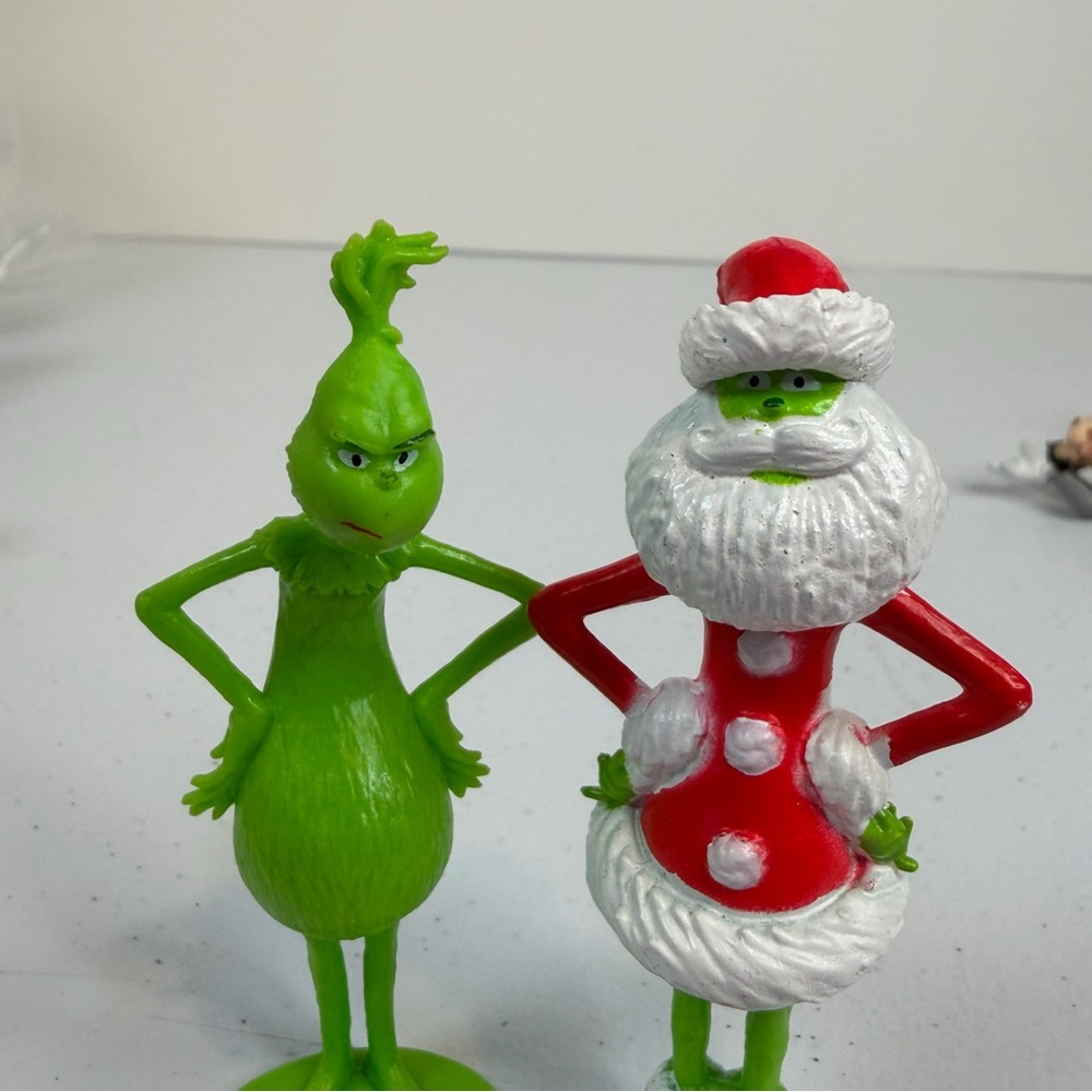 The Grinch Christmas PVC Plastic Toy Figurine lot of 2 Cake Topper Toys - Picture 2 of 4